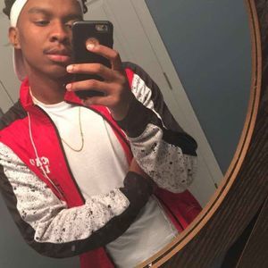 Meet your Posher, Devin